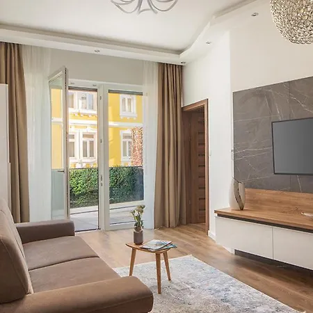 Carbona Apartment Heviz